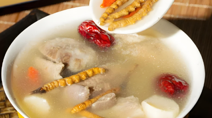 吃鮮冬蟲夏草會臉過敏嗎？