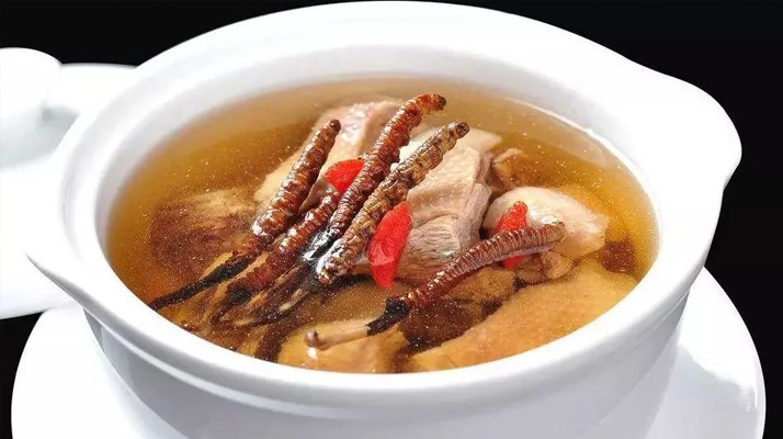 冬蟲(chóng)夏草燉排骨放幾根