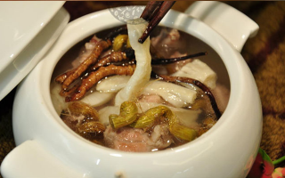 煮雞湯能放冬蟲夏草嗎？解鎖滋補(bǔ)湯品的正確打開方式